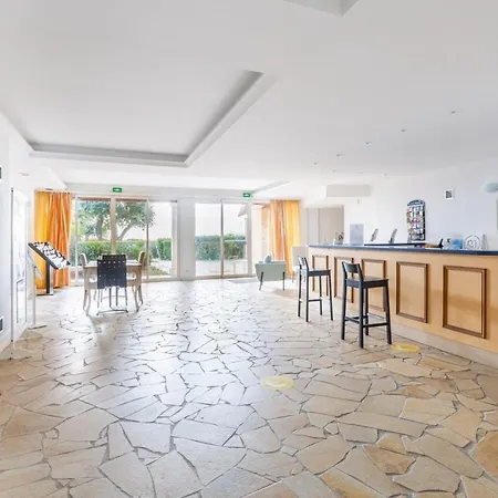 Corniche - Maeva - 4 Personnes Confort Mae-1719 * Les Issambres